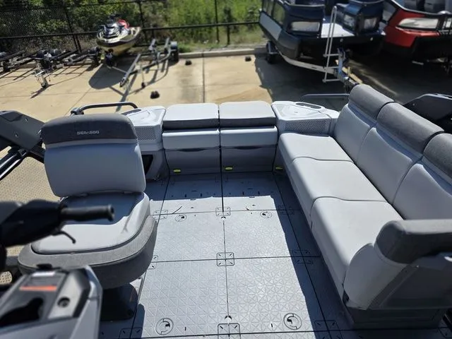 Slide: The Image of Sea-Doo Switch Cruise 21 2025 - 10