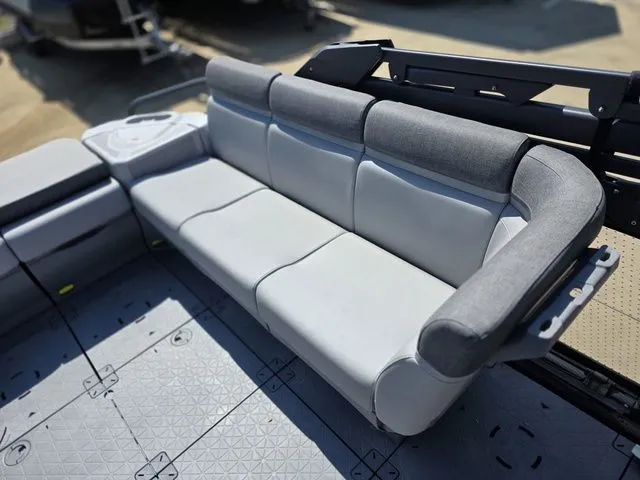 Slide: The Image of Sea-Doo Switch Cruise 21 2025 - 11