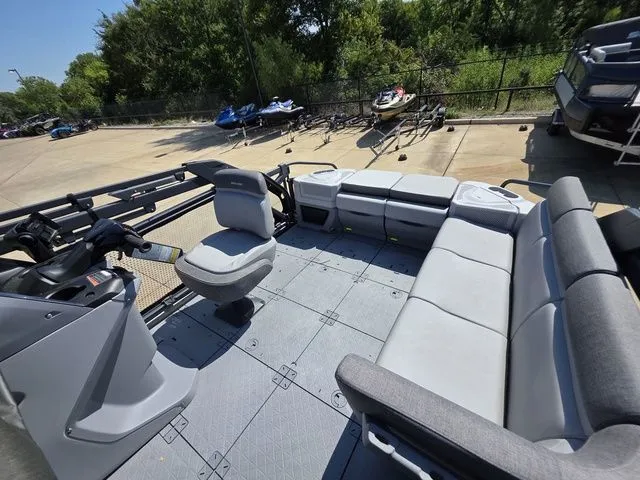 Slide: The Image of Sea-Doo Switch Cruise 21 2025 - 12