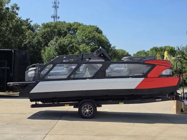 Slide: The Image of Sea-Doo Switch Cruise 21 2025 - 2