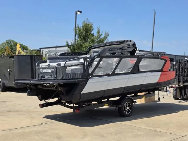 Slide: The Image of Sea-Doo Switch Cruise 21 2025 - 3