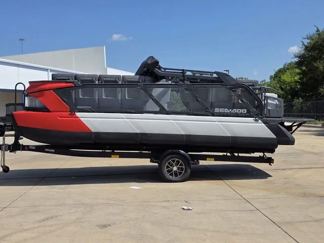 Slide: The Image of Sea-Doo Switch Cruise 21 2025 - 5