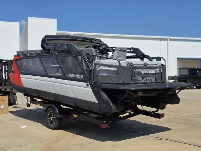 Slide: The Image of Sea-Doo Switch Cruise 21 2025 - 6