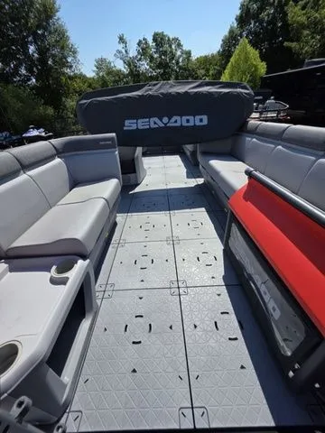 Slide: The Image of Sea-Doo Switch Cruise 21 2025 - 7