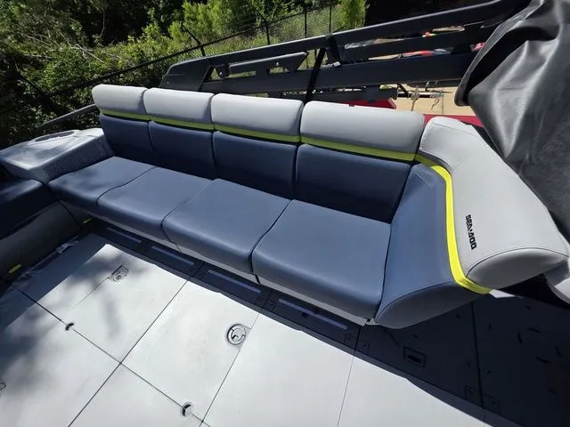 Slide: The Image of Sea-Doo Switch Cruise Limited 21 2025 - 11