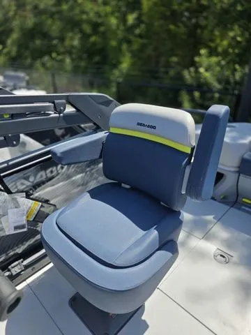 Slide: The Image of Sea-Doo Switch Cruise Limited 21 2025 - 12