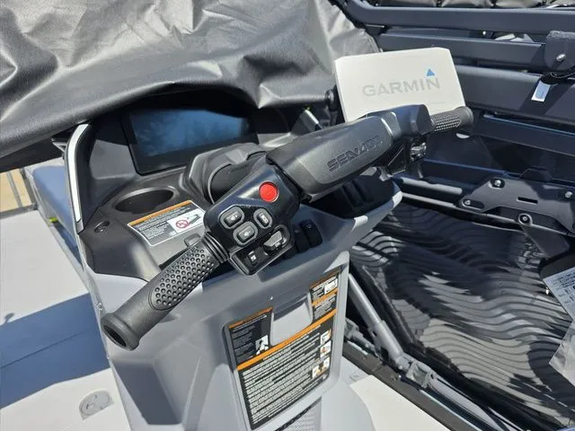 Slide: The Image of Sea-Doo Switch Cruise Limited 21 2025 - 13