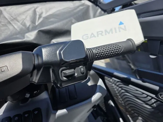 Slide: The Image of Sea-Doo Switch Cruise Limited 21 2025 - 15