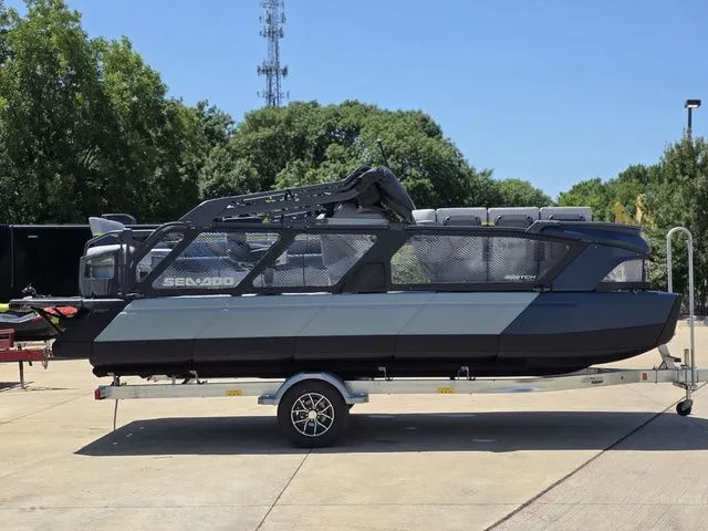 Slide: The Image of Sea-Doo Switch Cruise Limited 21 2025 - 2