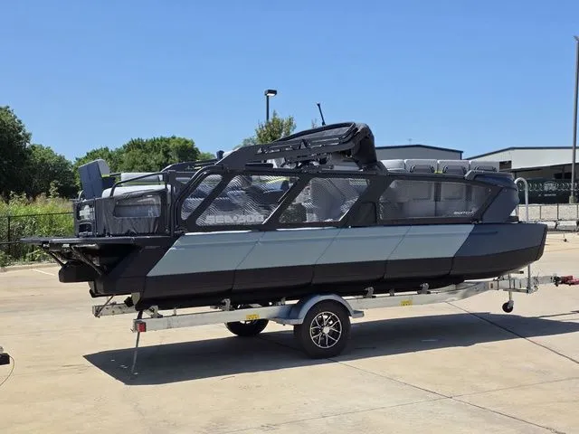 Slide: The Image of Sea-Doo Switch Cruise Limited 21 2025 - 3