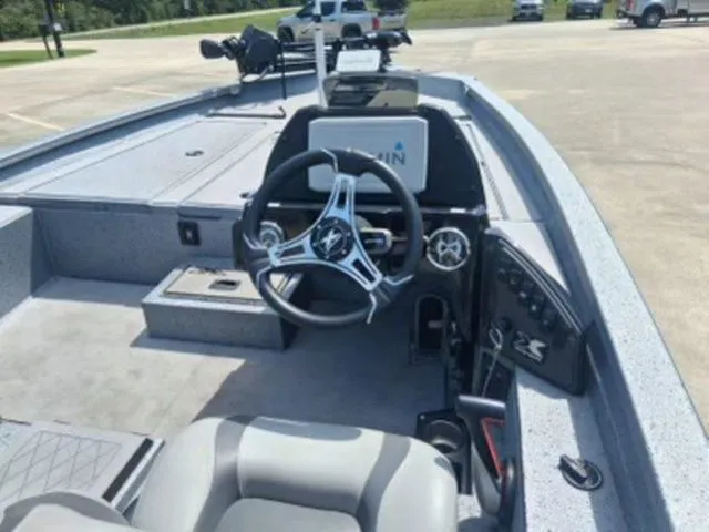 Slide: The Image of Xpress X19 Pro 2023 - 6