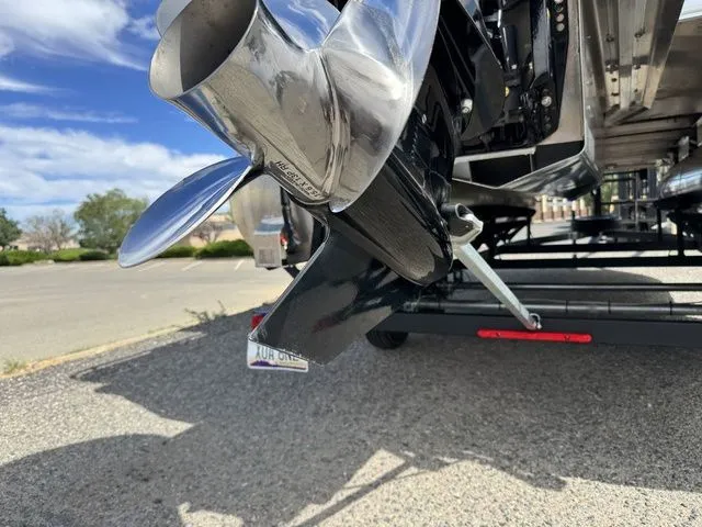 Slide: The Image of Sun Tracker Fishin' Barge 20 DLX 2024 - 6