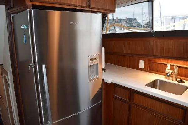 Slide: The Image of Hatteras 53 ED 1985 - 12