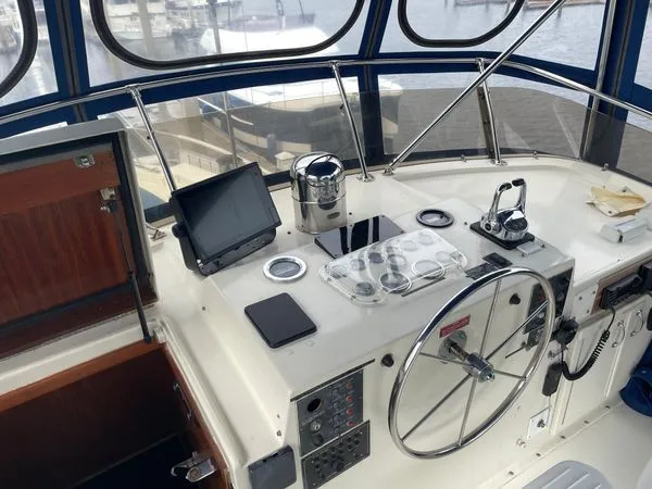 Slide: The Image of Hatteras 53 ED 1985 - 16