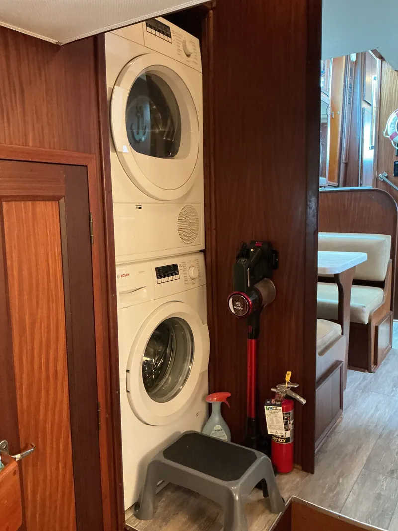 Slide: The Image of Hatteras 53 ED 1985 - 42