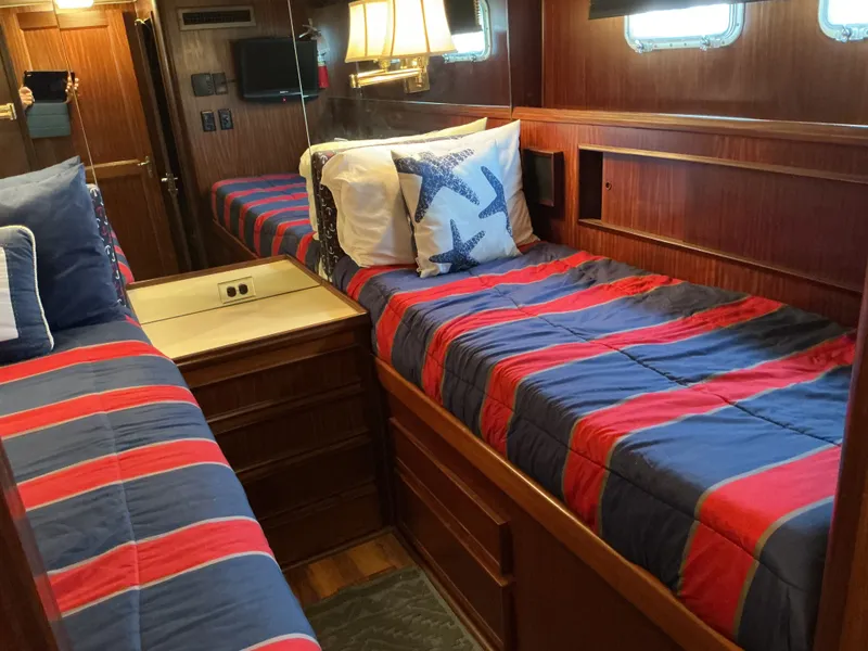 Slide: The Image of Hatteras 53 ED 1985 - 48