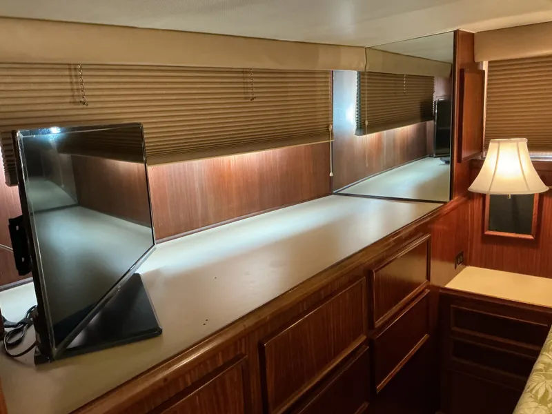 Slide: The Image of Hatteras 53 ED 1985 - 54