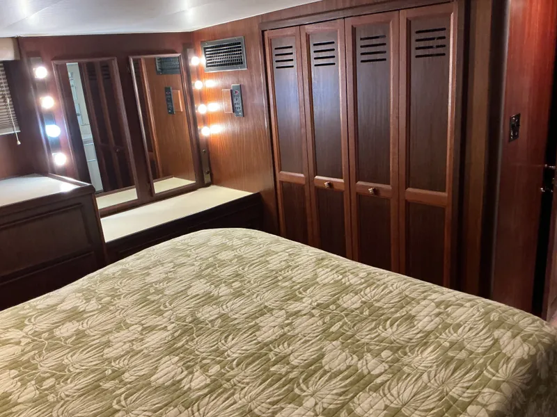 Slide: The Image of Hatteras 53 ED 1985 - 56