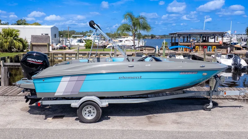 Slide: The Image of Bayliner Element E18 2023 - 1