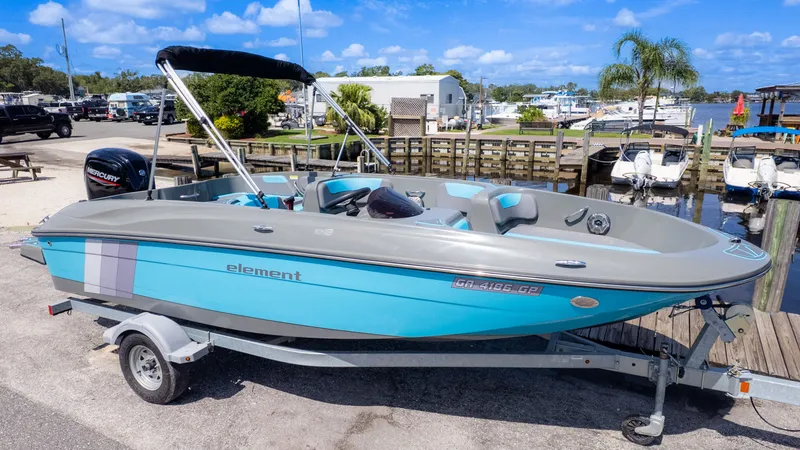 Slide: The Image of Bayliner Element E18 2023 - 3