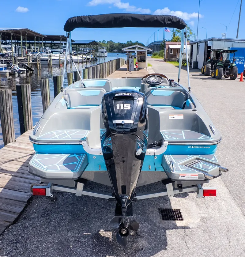 Slide: The Image of Bayliner Element E18 2023 - 5