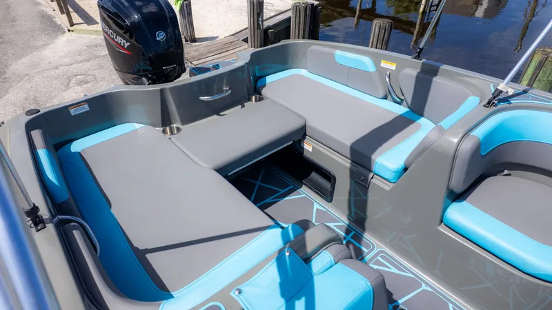 Slide: The Image of Bayliner Element E18 2023 - 6