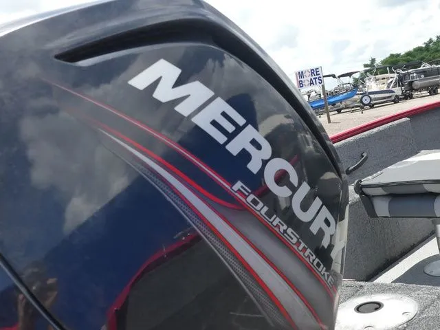 Slide: The Image of Tracker Pro Guide V-175 SC 2017 - 11