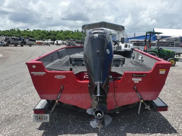 Slide: The Image of Tracker Pro Guide V-175 SC 2017 - 5