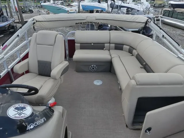 Slide: The Image of Sun Tracker Party Barge 20 DLX 2023 - 14