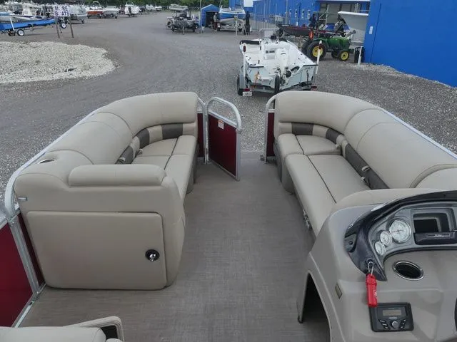 Slide: The Image of Sun Tracker Party Barge 20 DLX 2023 - 15