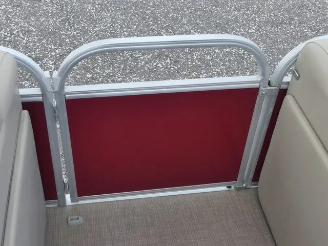 Slide: The Image of Sun Tracker Party Barge 20 DLX 2023 - 16