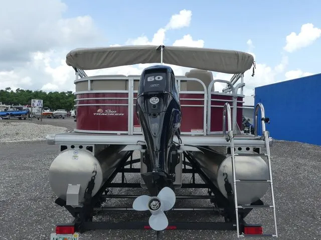 Slide: The Image of Sun Tracker Party Barge 20 DLX 2023 - 5