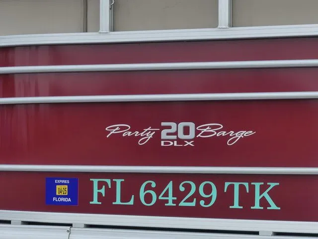 Slide: The Image of Sun Tracker Party Barge 20 DLX 2023 - 9