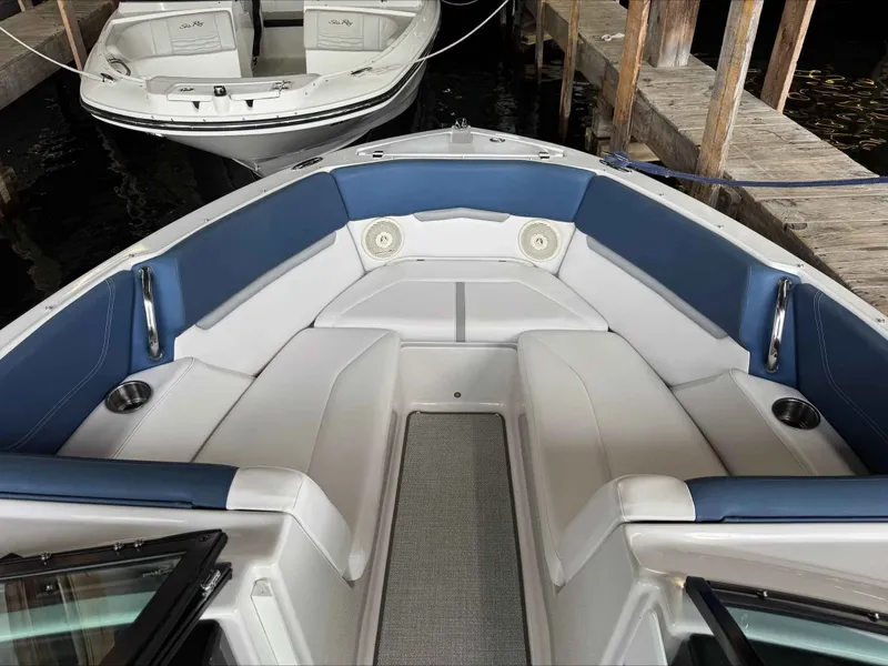 Slide: The Image of Four Winns H230 2012 - 10