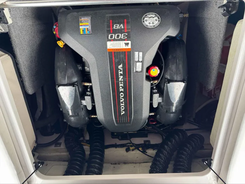 Slide: The Image of Four Winns H230 2012 - 11