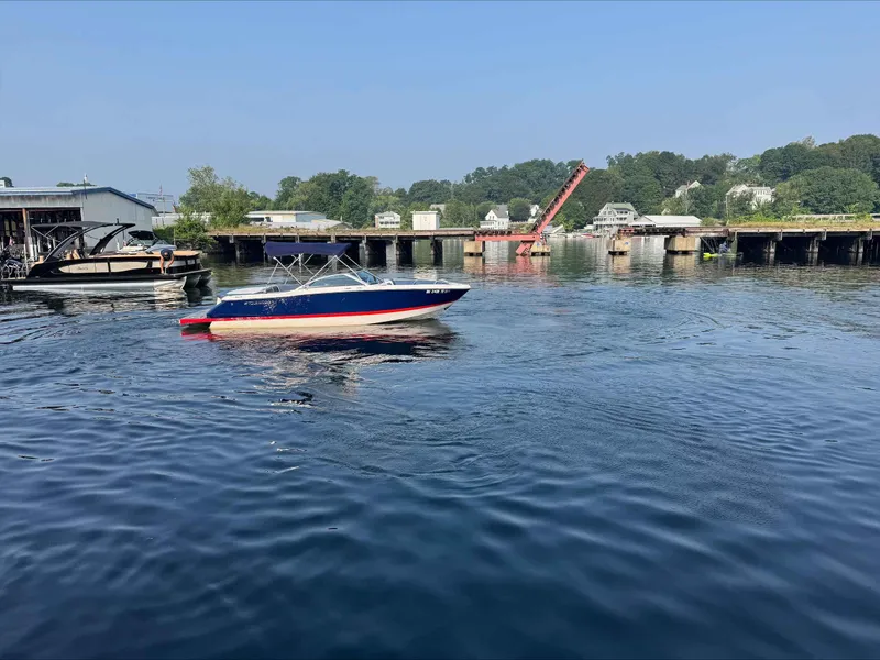 Slide: The Image of Four Winns H230 2012 - 12