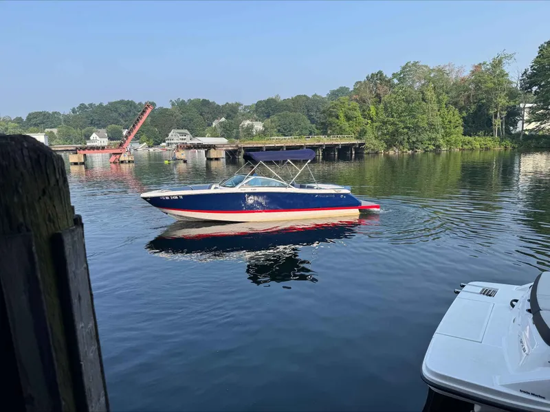 Slide: The Image of Four Winns H230 2012 - 13