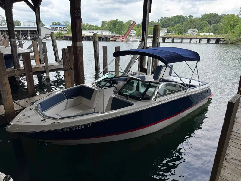 Slide: The Image of Four Winns H230 2012 - 3