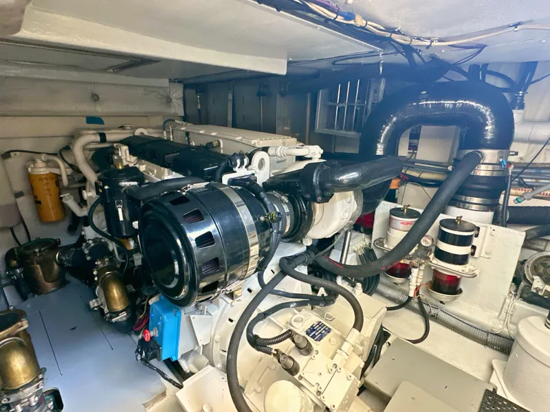 Slide: The Image of Azimut 55E 2010 - 65