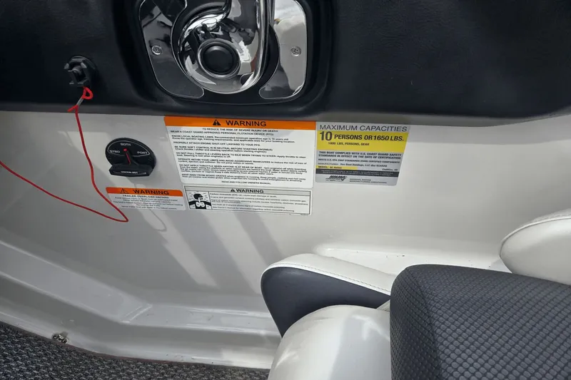 Slide: The Image of Scarab 215 HO Impulse 2016 - 13