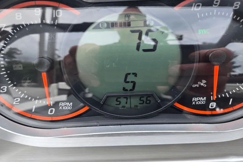 Slide: The Image of Scarab 215 HO Impulse 2016 - 20