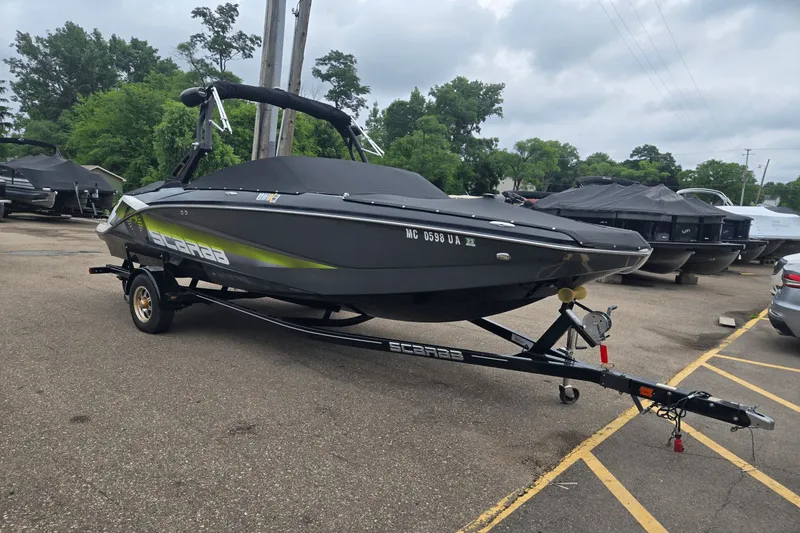 Slide: The Image of Scarab 215 HO Impulse 2016 - 21