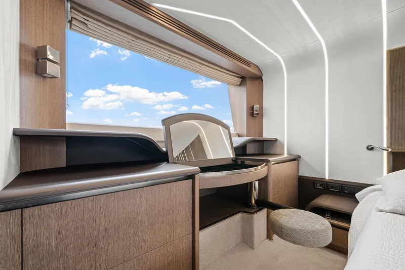 Slide: The Image of Galeon 680 Fly 2021 - 104