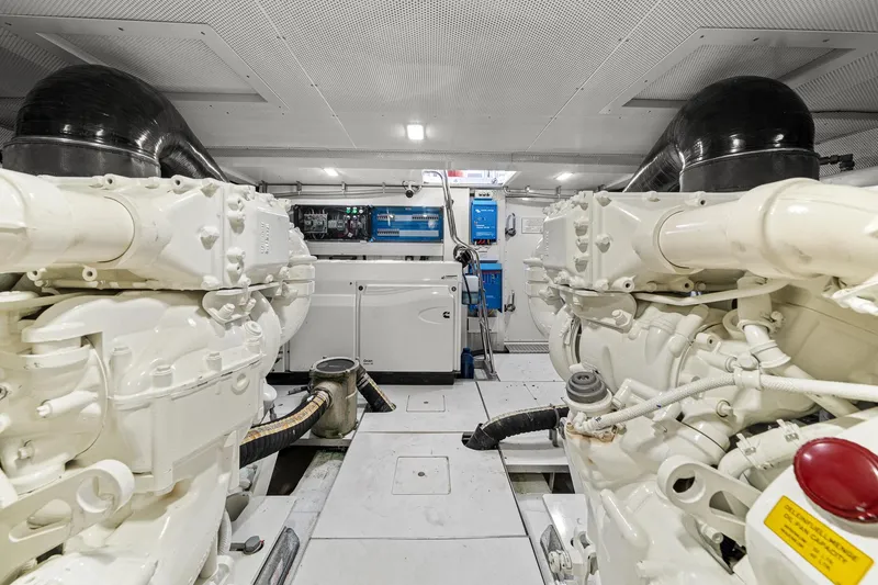 Slide: The Image of Galeon 680 Fly 2021 - 110