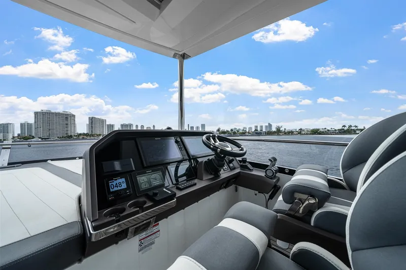 Slide: The Image of Galeon 680 Fly 2021 - 60