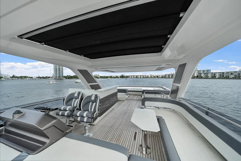 Slide: The Image of Galeon 680 Fly 2021 - 62