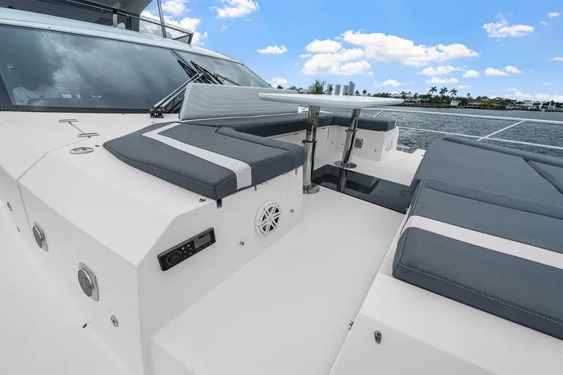 Slide: The Image of Galeon 680 Fly 2021 - 71
