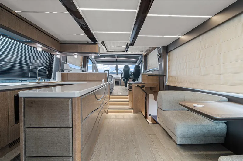 Slide: The Image of Galeon 680 Fly 2021 - 72