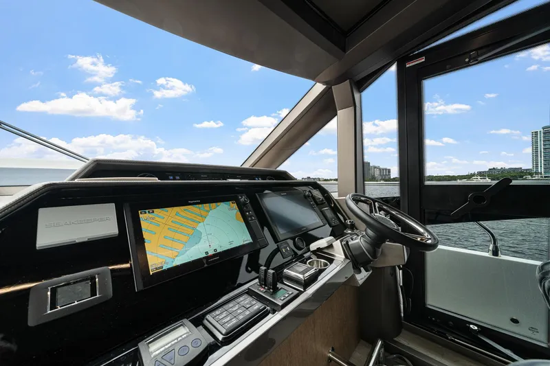 Slide: The Image of Galeon 680 Fly 2021 - 84