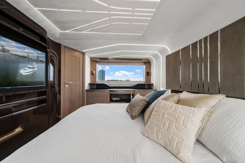 Slide: The Image of Galeon 680 Fly 2021 - 97